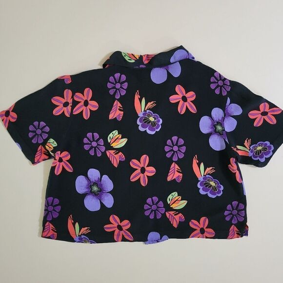 Chico's Hawaiian Print Black Cropped Button-Down Rayon Camp Shirt - Picture 10 of 11